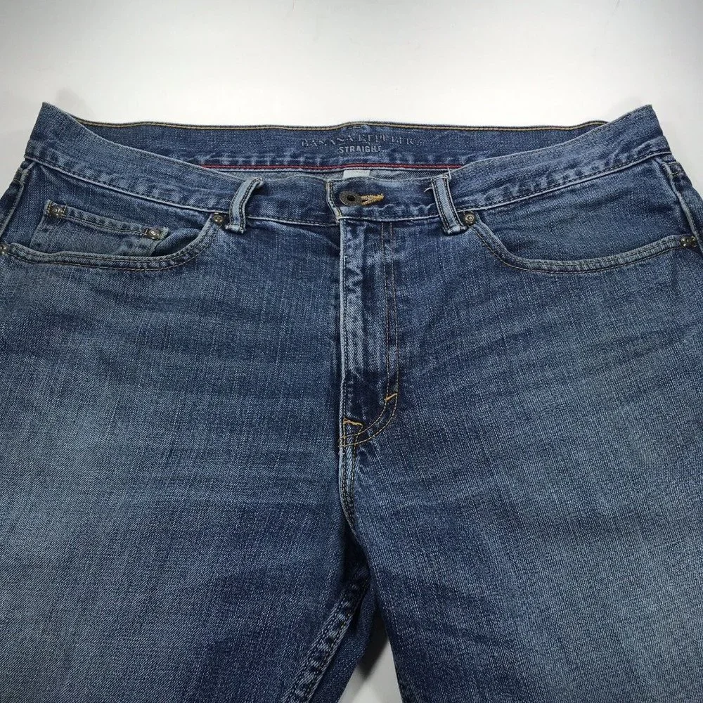 Banana Republic Mens Straight Blue Jeans sz 35x30 Denim Destroyed‎ Cuffs